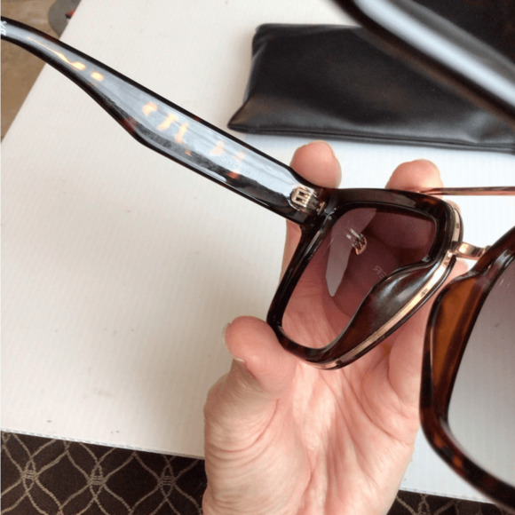 NEW! Rare Quay Sweettalker Tortoise Shell Sunglasses main image 4